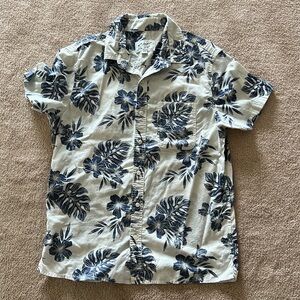 American Eagle Hawaiin Shirt